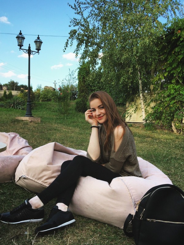 Олька привлекательная девушка из Егорьевска цена от 3500 руб